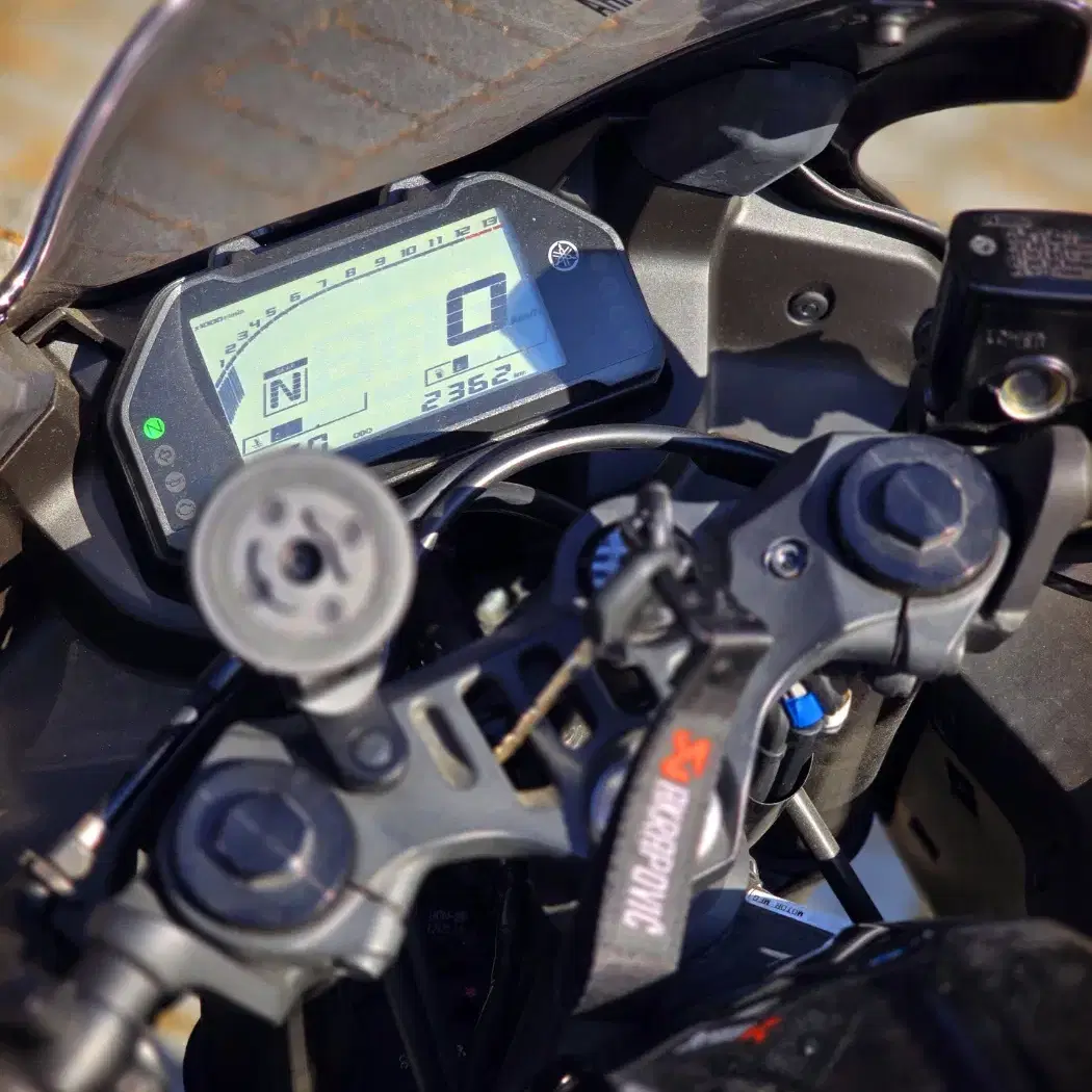 23년식 야마하 YZF-R3 블랙 2300km 신차급 팝니다