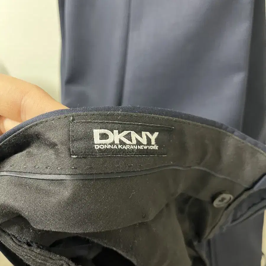 DKNY 남자 정장 세트(네이비색) 팝니다~