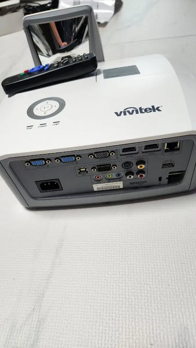 비비텍 초단초점 프로젝터 VIVITEK DH758UST