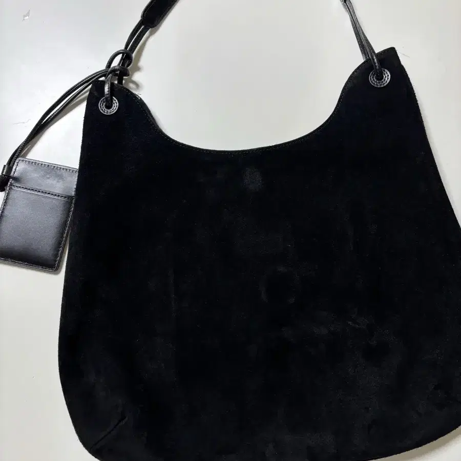 낫띵리튼 Medium shoulder hobo bag (블랙 스웨이드)