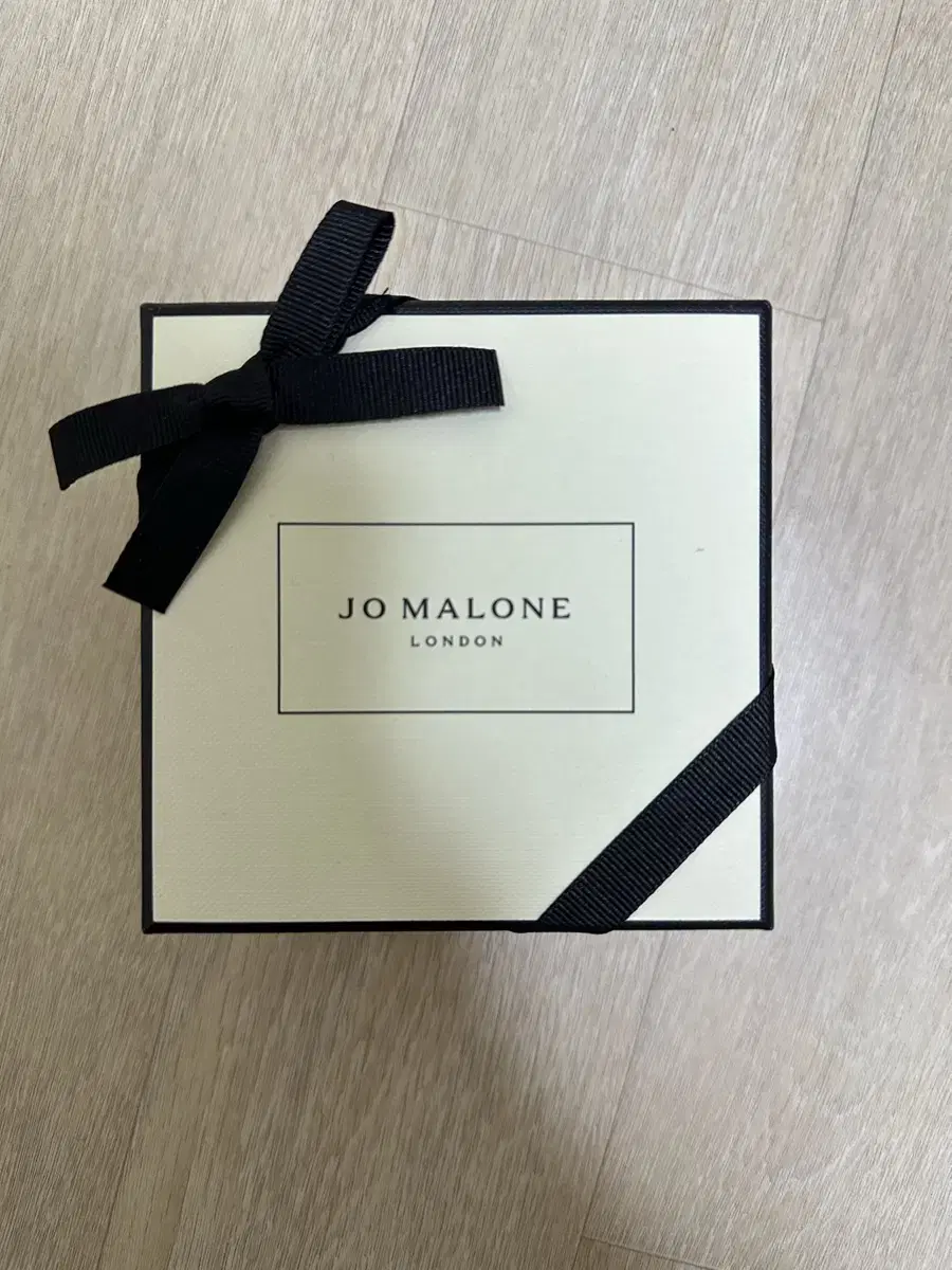 Jo Malone English Pear & Freesia Body & Hand Wash (New Product)