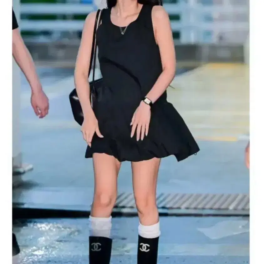 아모멘토 VOLUME MINI DRESS 그레이