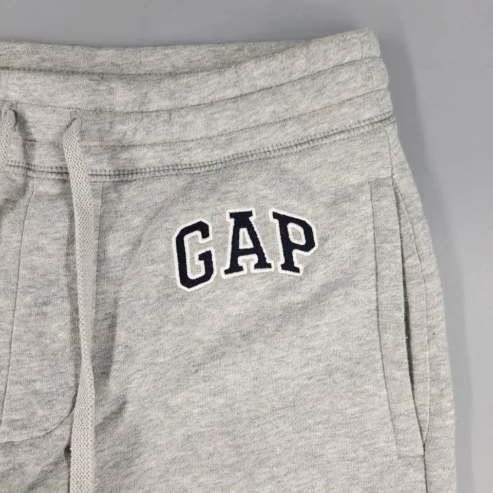 GAP 갭 그레이 네이비 로고자수 캥거루포켓 기모 코튼혼방 후드 티셔츠