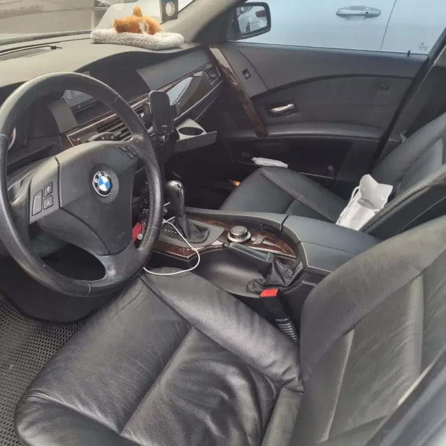 bmw523i