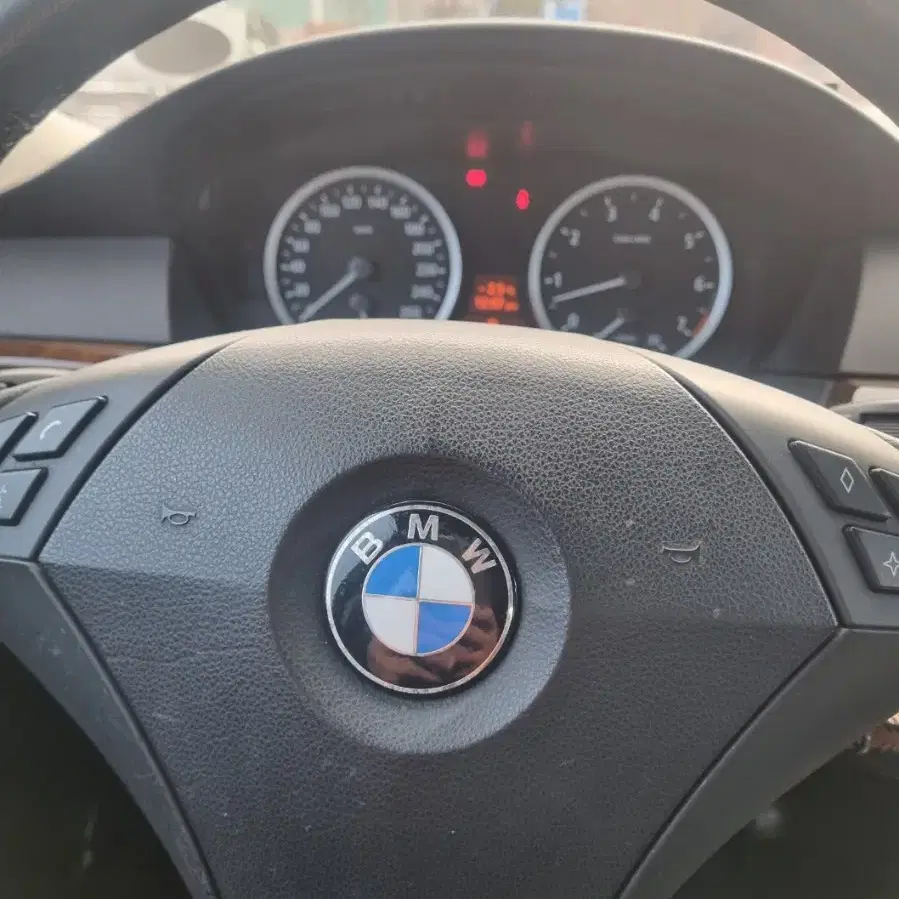 bmw523i