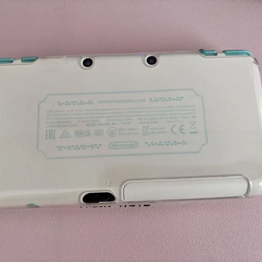 닌텐도 2DS XL 튀동숲에디션(충전케이블 포함)