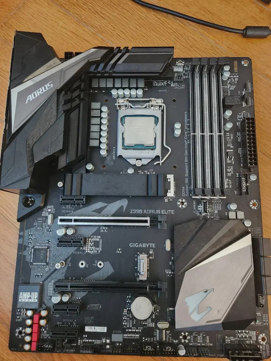 기가바이트 어로스 엘리트 z390 메인보드 + i5-9600kf cpu