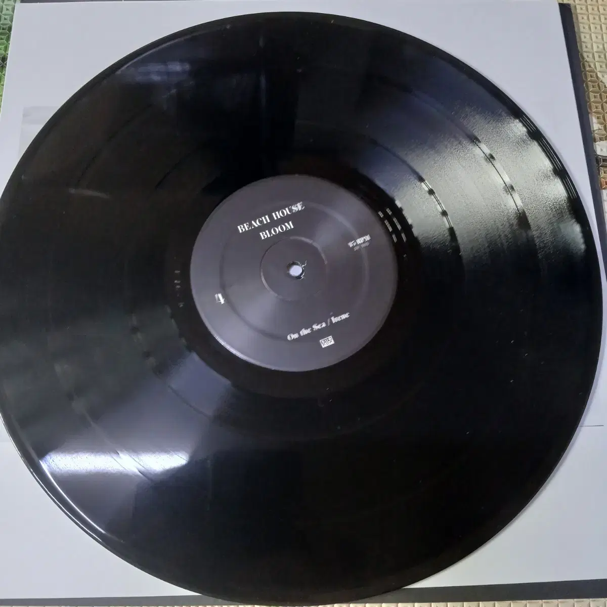 Lp중고 BEACH HOUSE - BLOOM 2LP 음반 판매합니다.