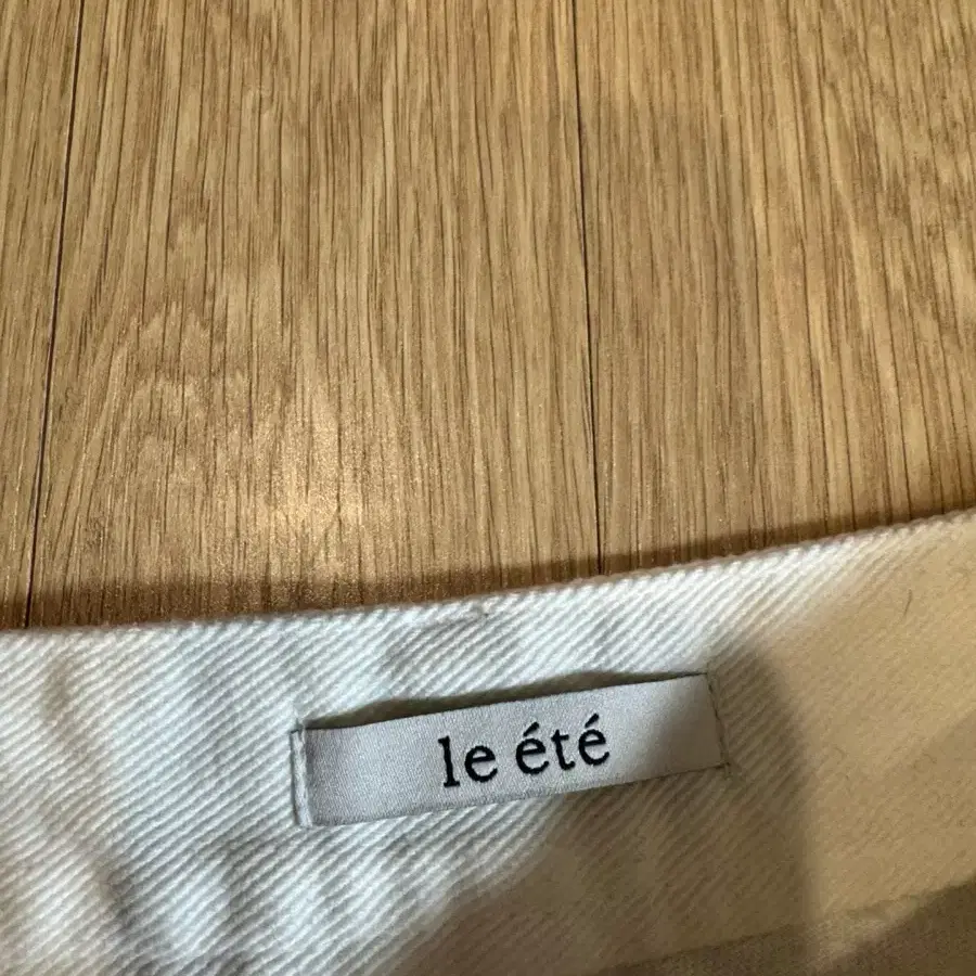 le ete 에떼진 화이트