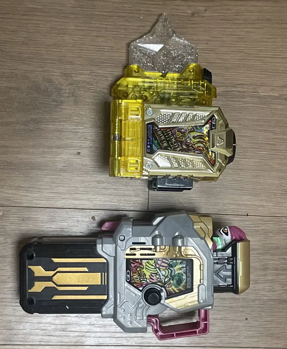 Kamen Rider Ex-Aid Hyper Invincible, Maximum Mighty x Gashat for sale