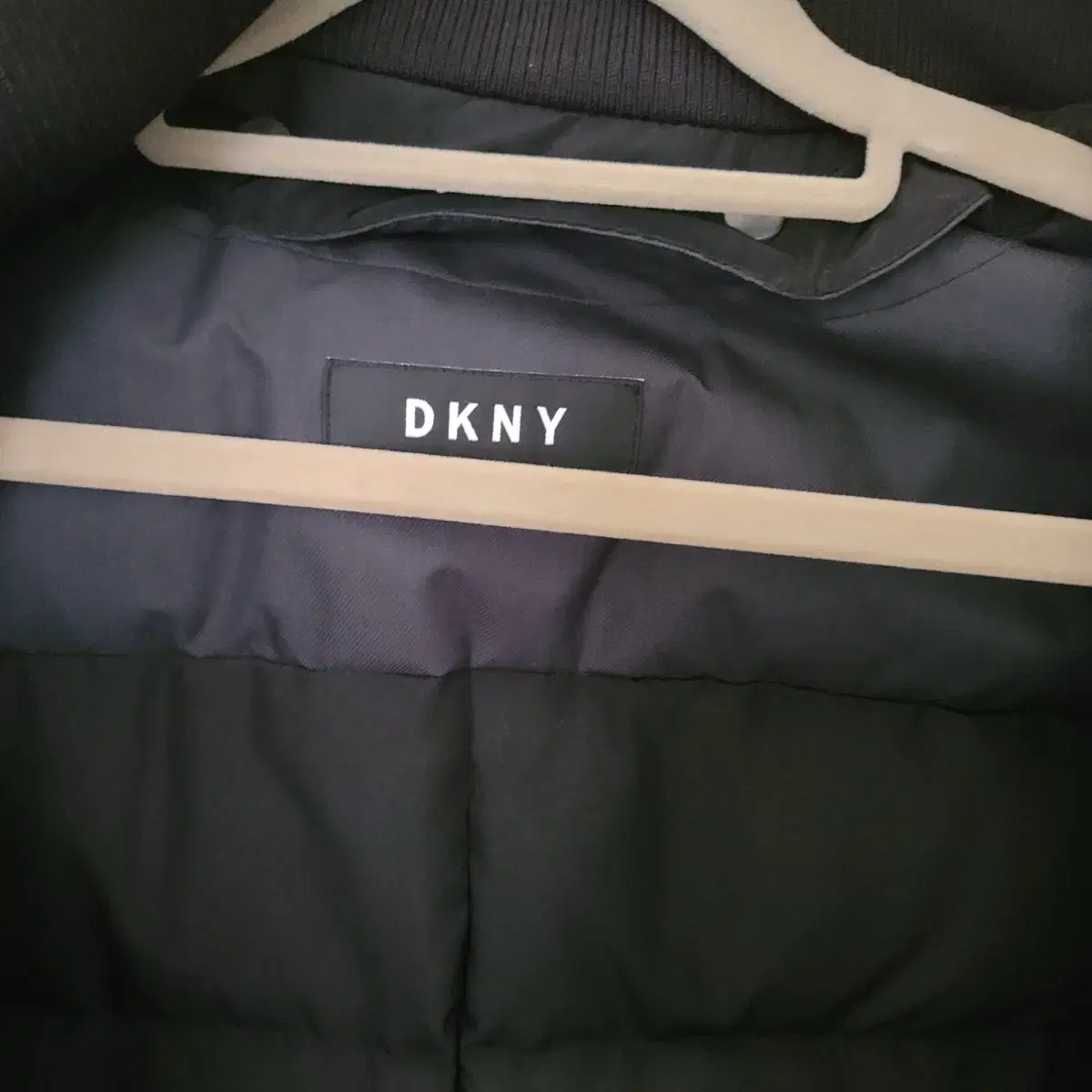 DKNY 패딩