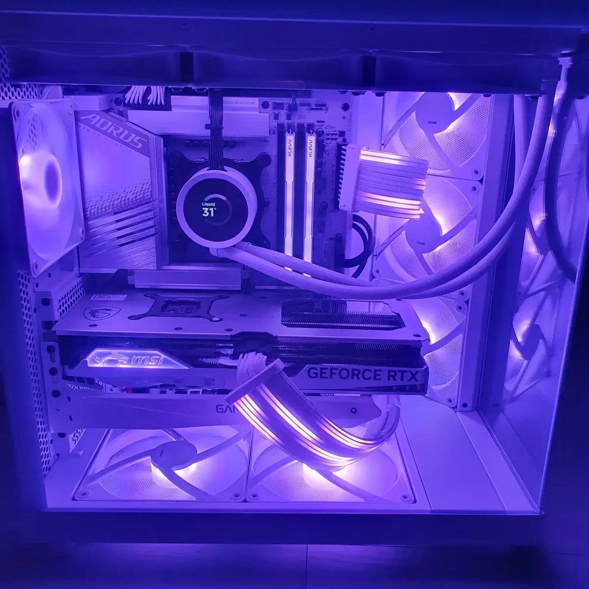 i7-14700K+RTX4070Ti SUPER 고사양 컴퓨터 화이트본체