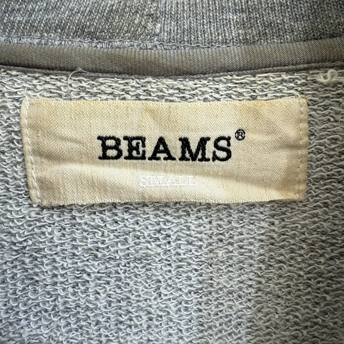 BEAMS 그레이 후드집업