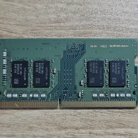 노트북용 삼성 ddr4 8기가 램 팝니다.