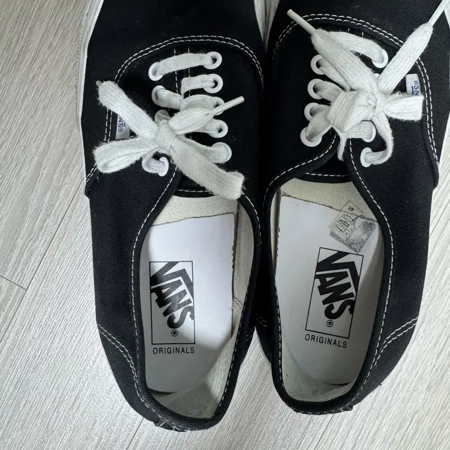 반스 VANS 어센틱 볼트 270 블랙