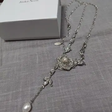Jinka Nezu 네즈진카 크리스탈 글래스 로즈가든 목걸이