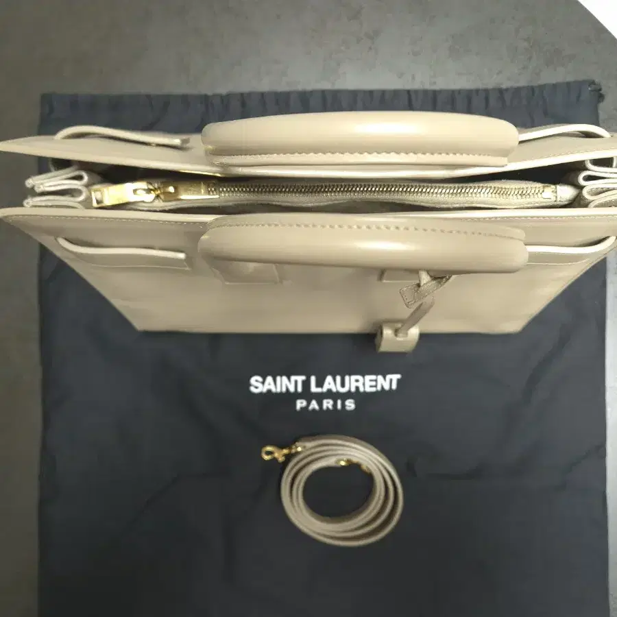 Saint Laurent 생로랑 삭 드 쥬르 스몰 토트백 숄더백