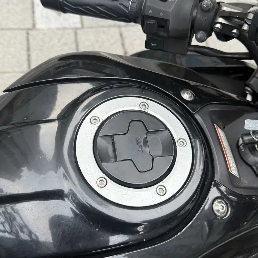 2019년식 gsxs-s125 3박스 26000km 개인