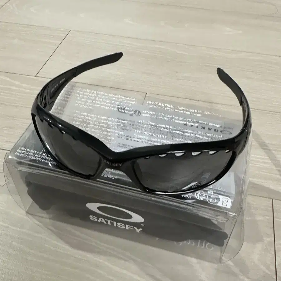 오클이 세티스파이 satisfy oakley 스트레이트자켓