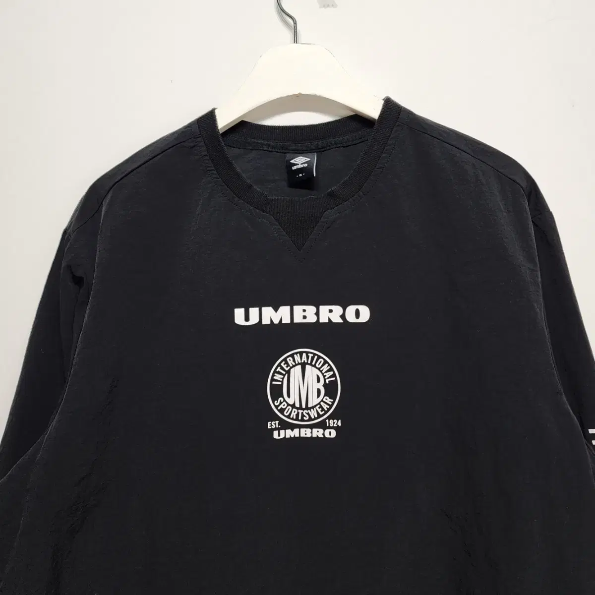 엄브로 UMBRO 빅로고 웜업 바람막이 M