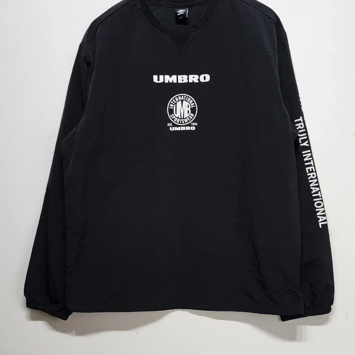 엄브로 UMBRO 빅로고 웜업 바람막이 M