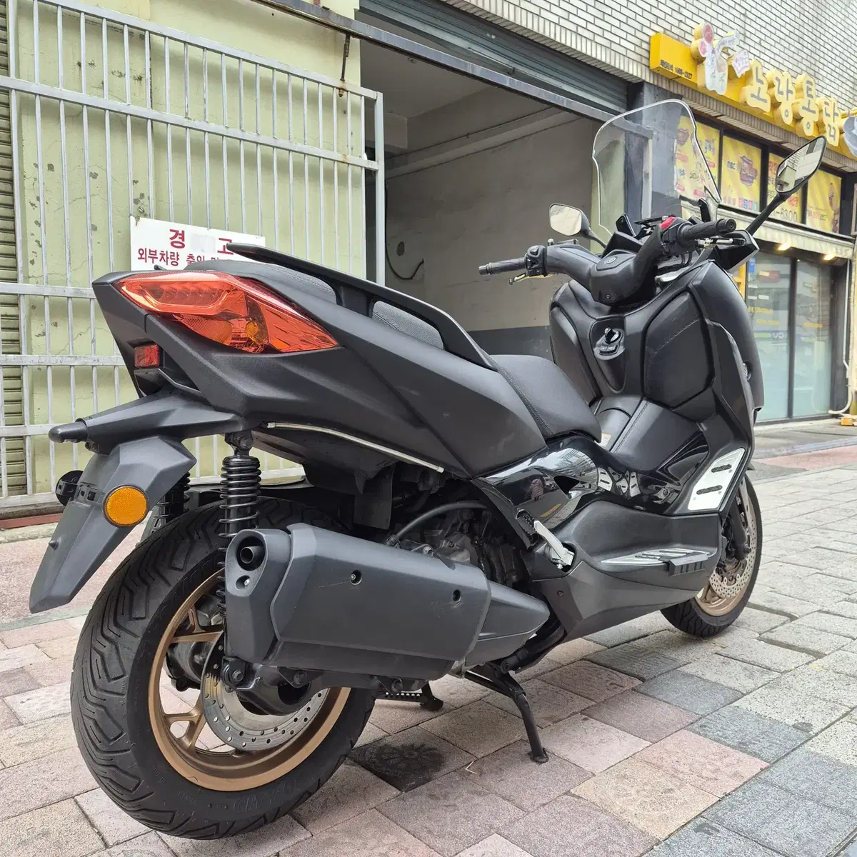 센터판 S급 YAMAHA XMAX300 판매합니다.