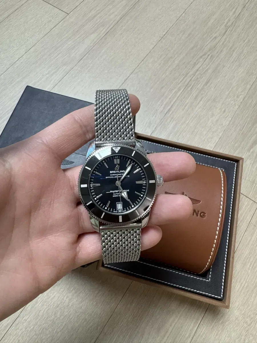 브라이틀링 헤리티지 42mm b20 세라믹 검판