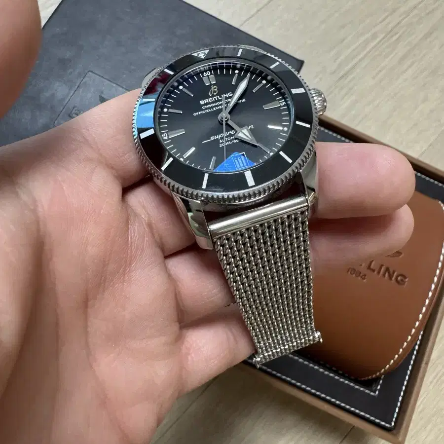 브라이틀링 헤리티지 42mm b20 세라믹 검판