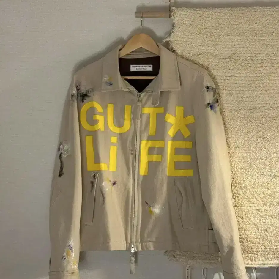 더뮤비엄비지터 gut life 페인팅 자켓