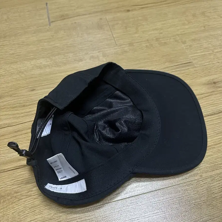 USAGE(유세지) 'FUTBOL' CAP 블랙