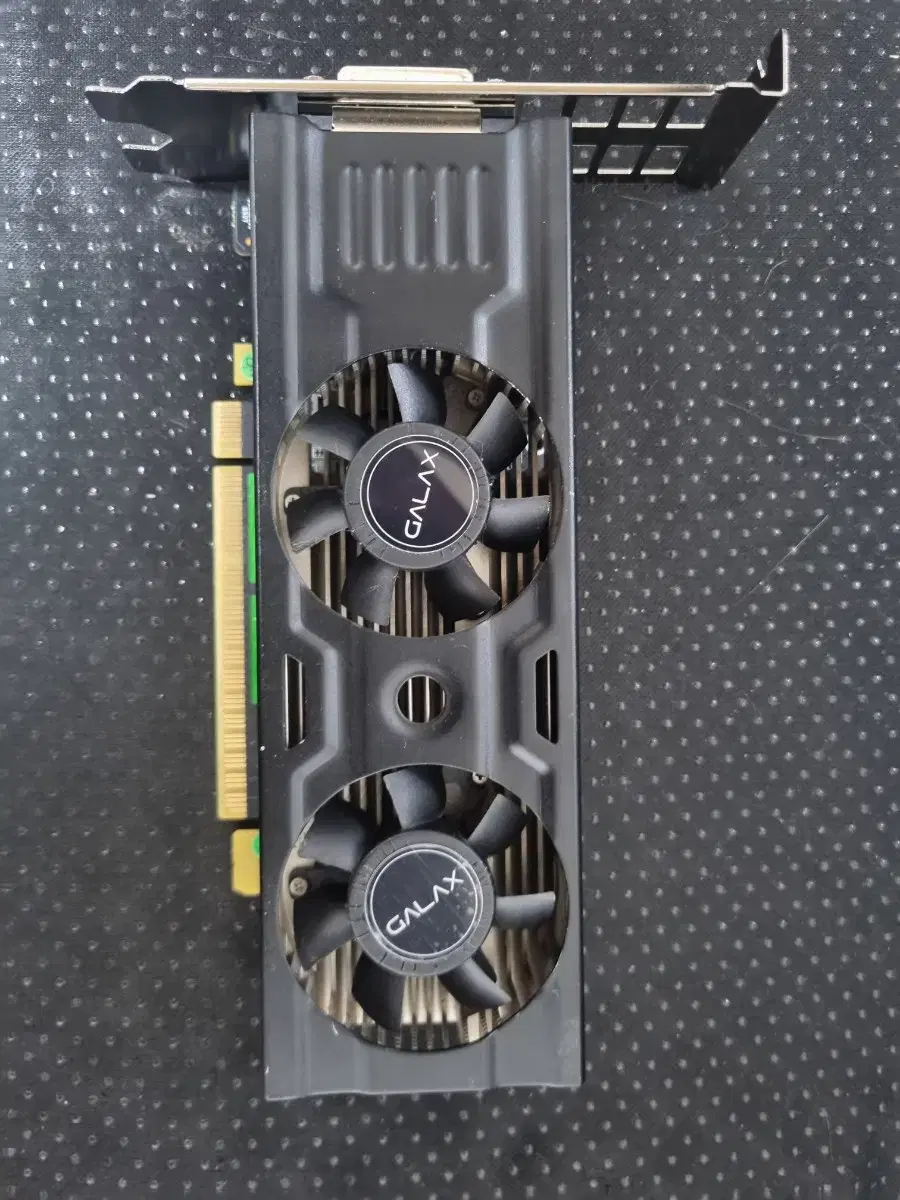 그래픽카드 판매합니다 gtx1650 lp형