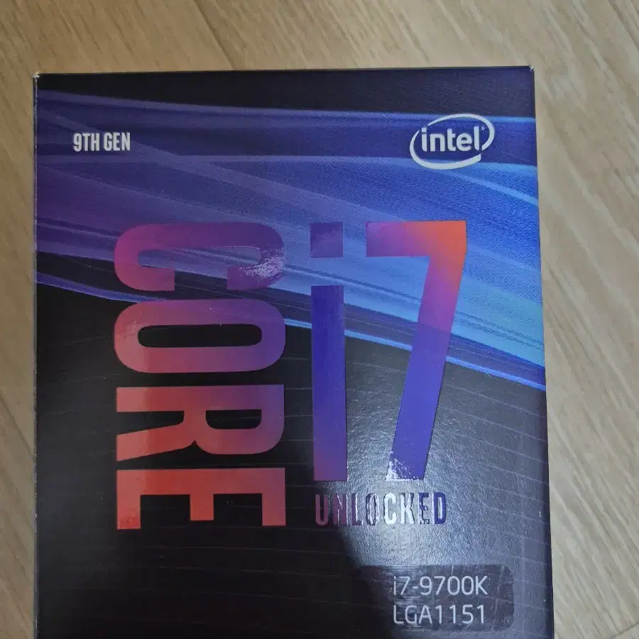 인텔 i7 9700k 팝니다(노뚜따 정품 박스 O)