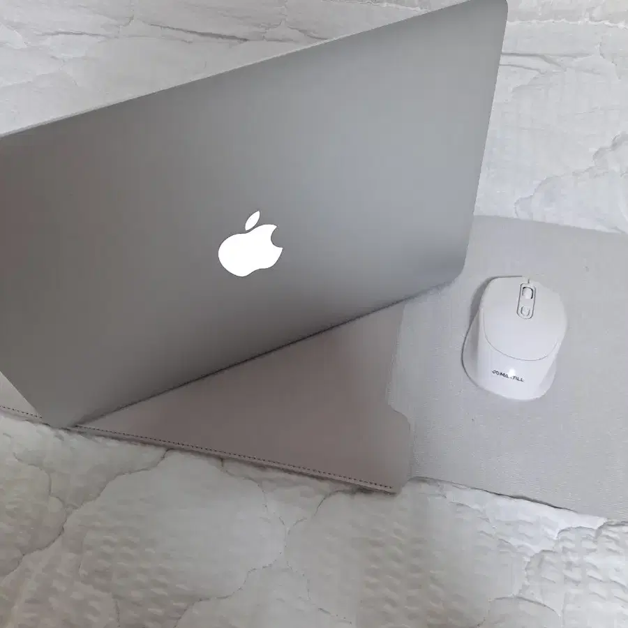 macbook pro 13인치 2015년형 + 무선 마우스 판매합니다