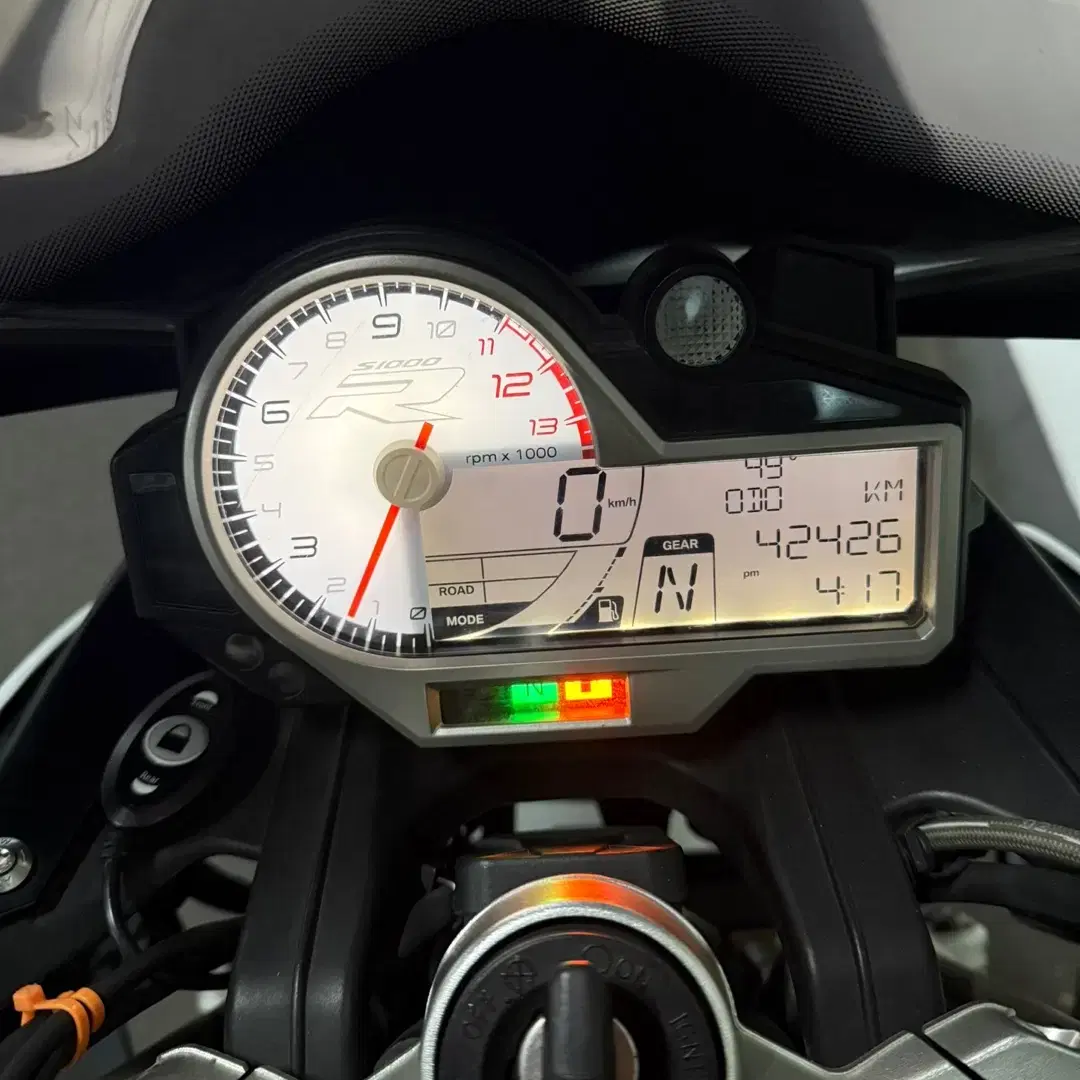 18년식 BMW S1000R 상태A급 판매합니다.