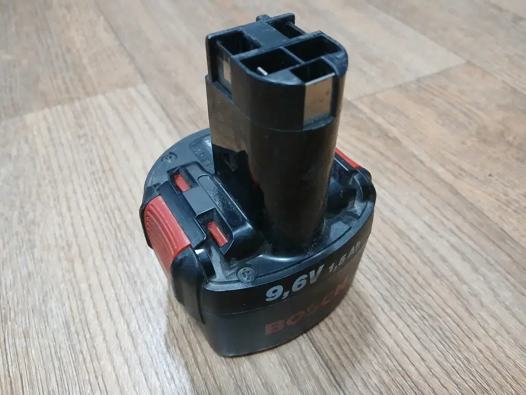 BOSCH KR22/42 9.6V 1.5Ah 전동드릴 배터리 충전불량