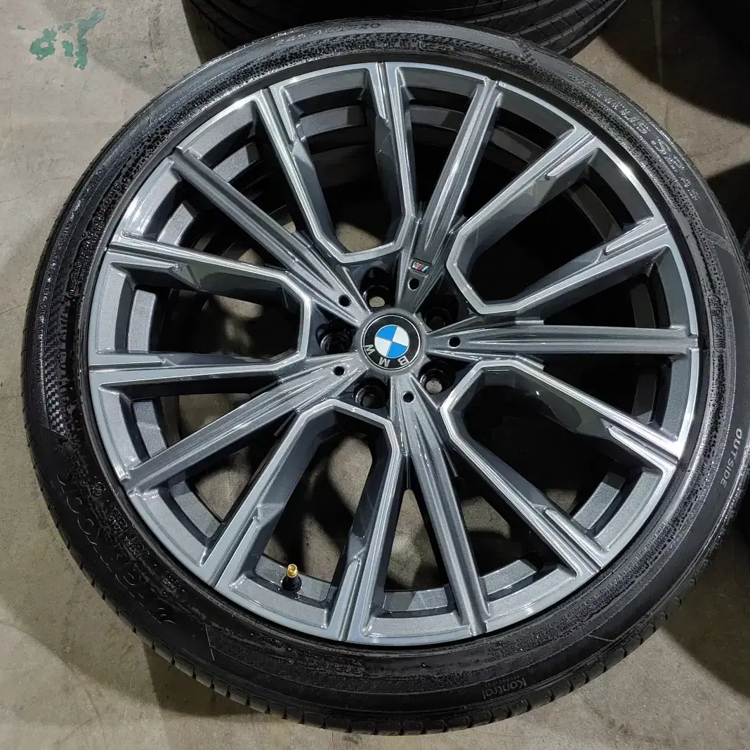 BMW G12 7시리즈,6GT 817M 20인치 정품 휠타이어