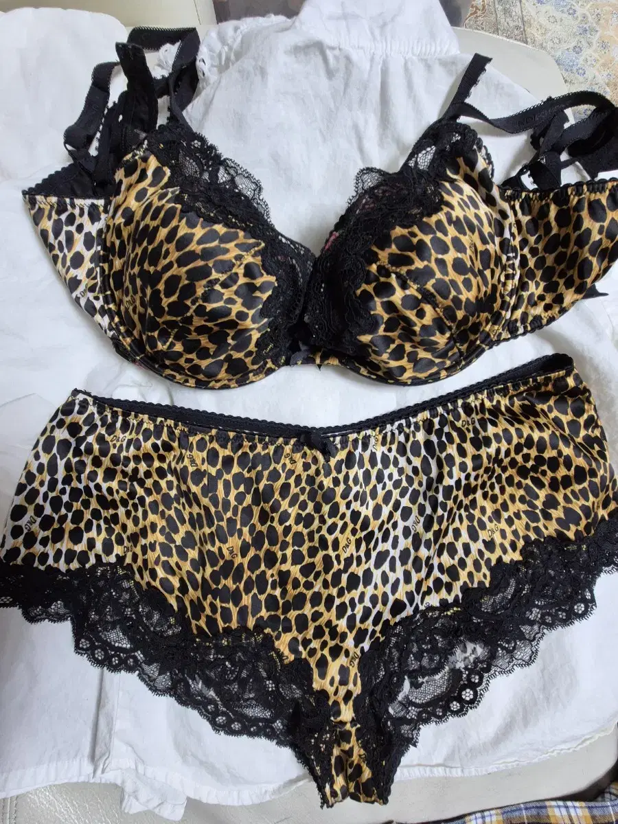 Dolce & Gabbana D&G Leopard Panties - XL (85B bra can be shared)