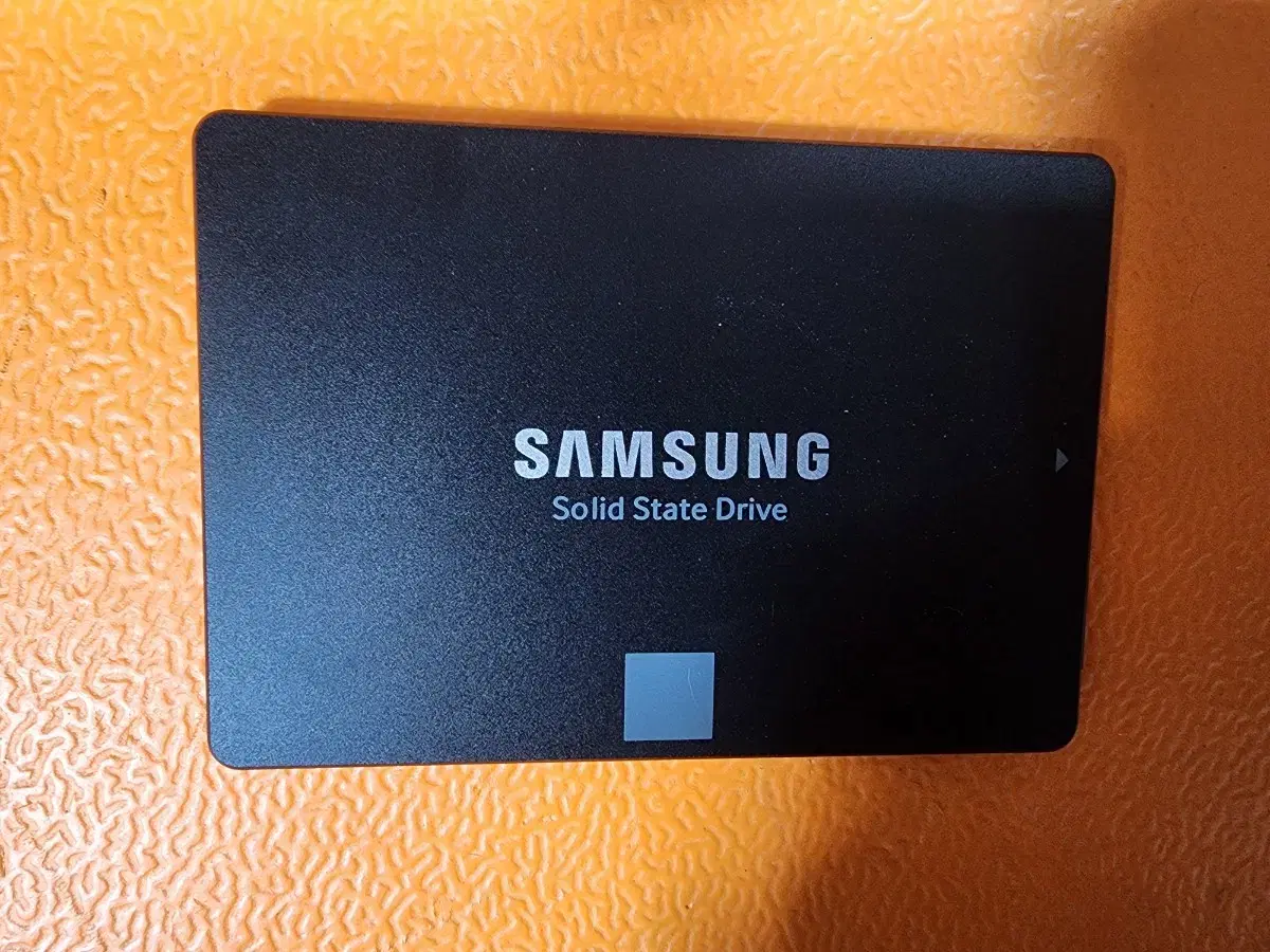 ssd v-NAND 삼성 860evo 4T 2개