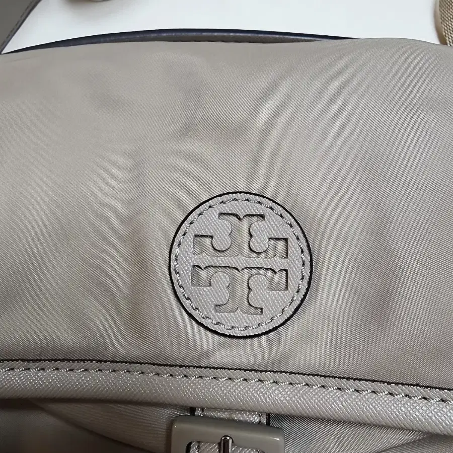 토리버치 TORY BURCH 페리 숄더백 팔아요