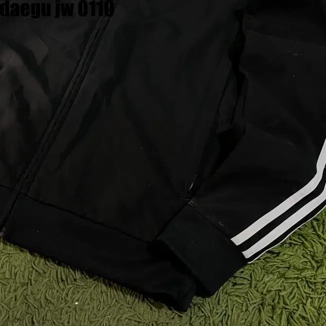 L ADIDAS ZIPUP 아디다스 집업