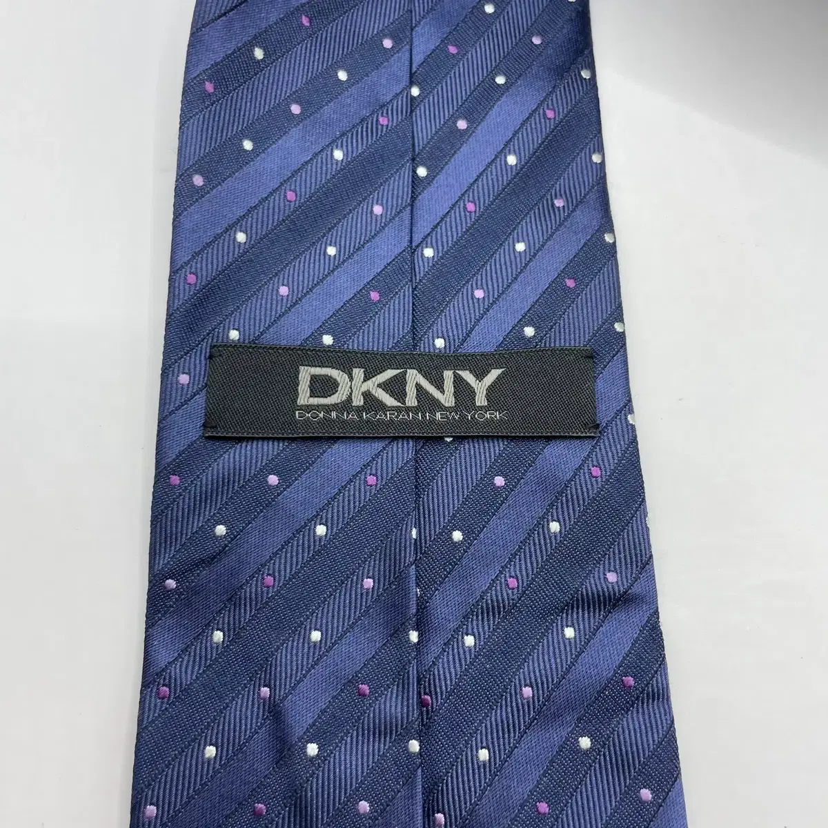 DKNY 패턴 넥타이