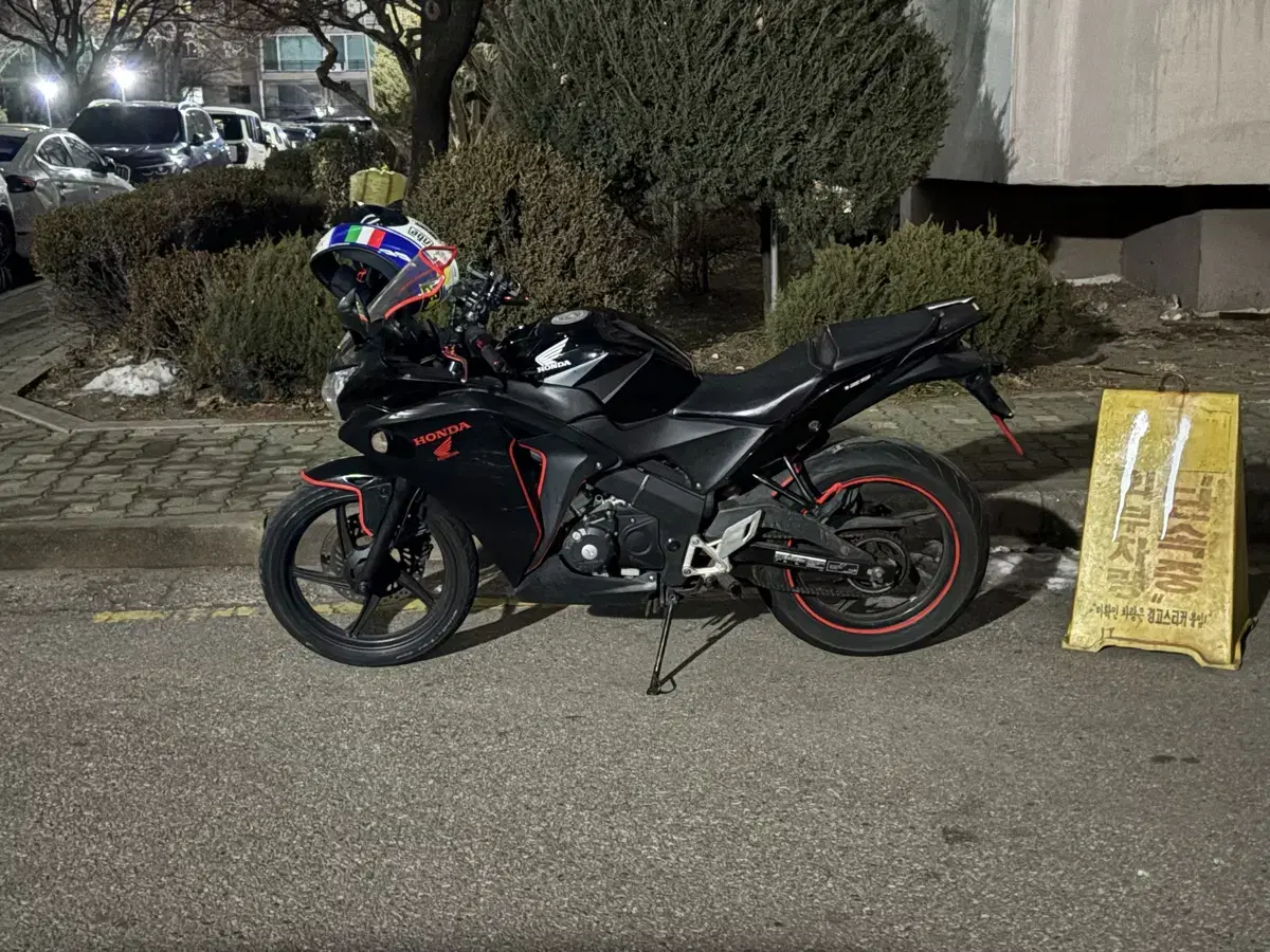 Cbr125r 오토바이 판매합니다