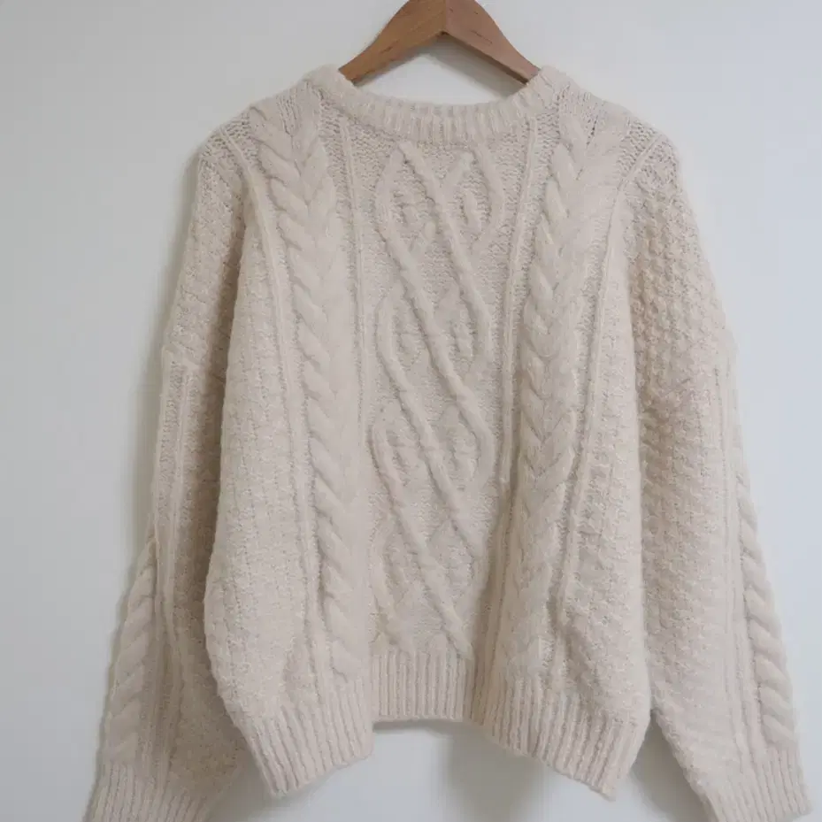 아워캐비넷 beets wool twist knit 아이보리