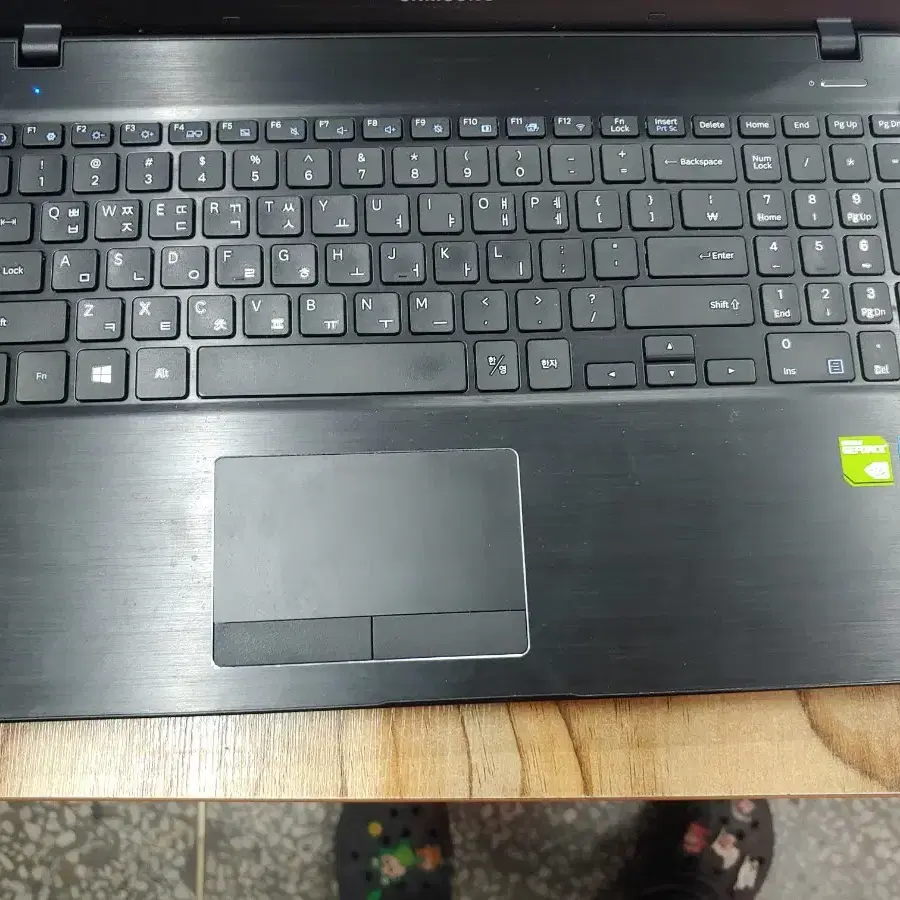 삼성 노트북(nt500r5w-xd7s)i7. 7세대