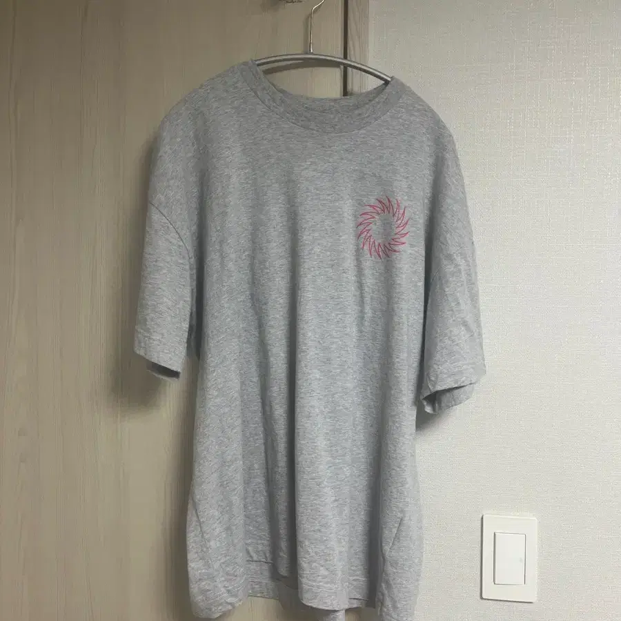 UVU TRAINING CLUB T-SHIRT (M) grey pink