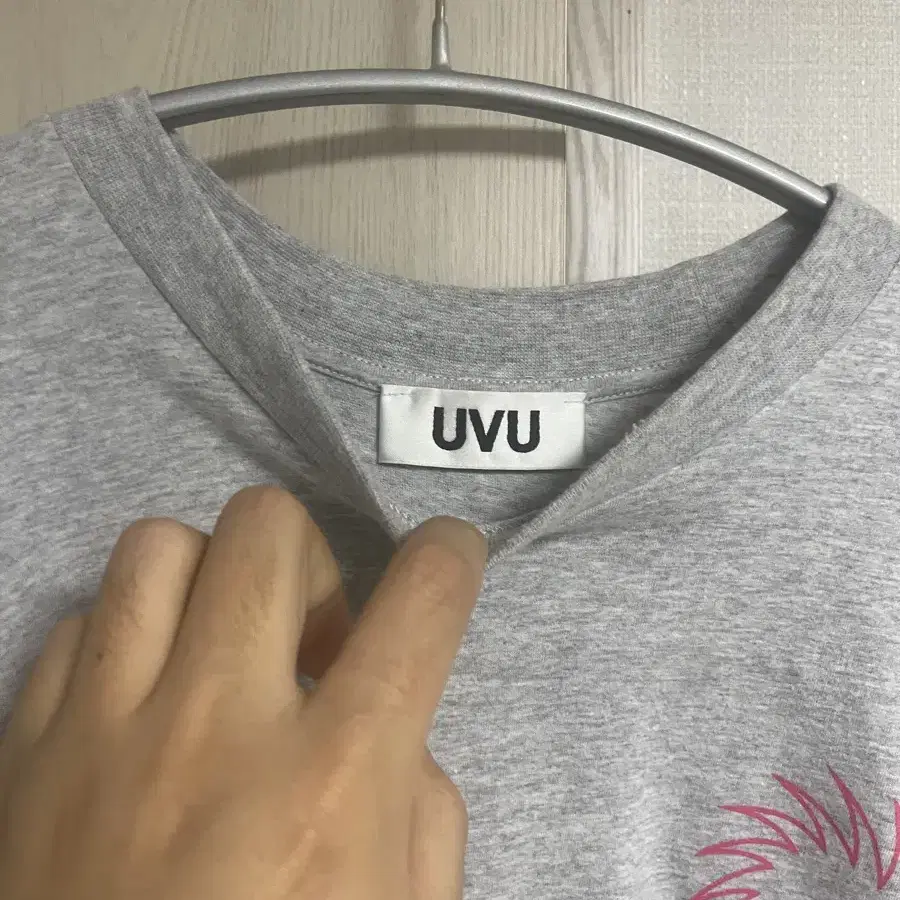 UVU TRAINING CLUB T-SHIRT (M) grey pink