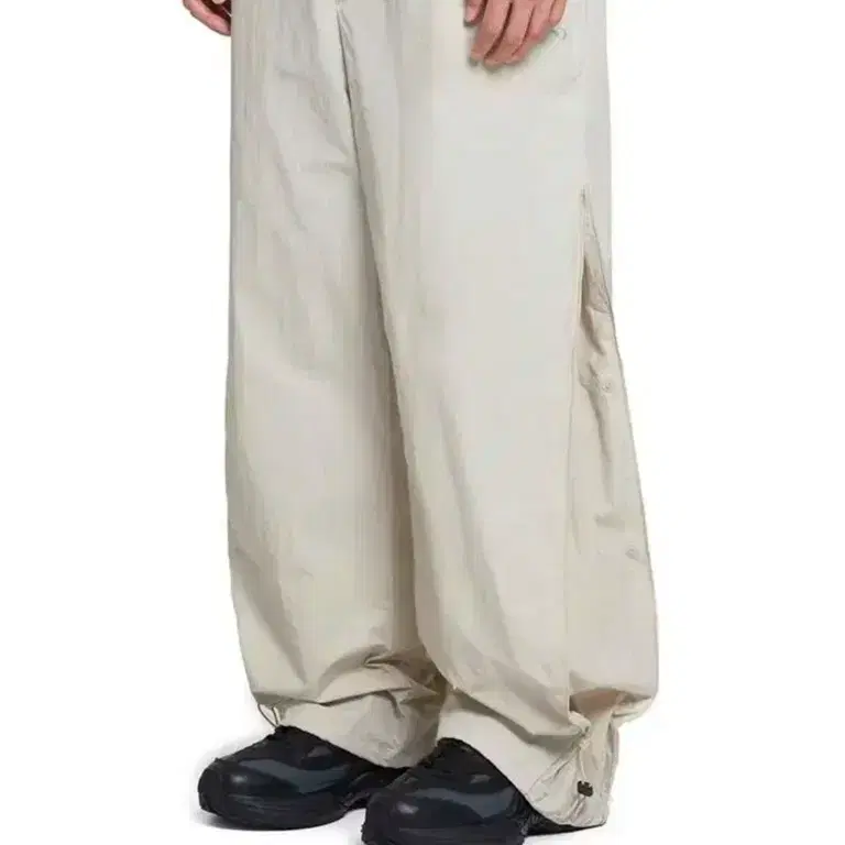 아트오브필드 SIDE SNAP BALLOON PANTS - BEIGE