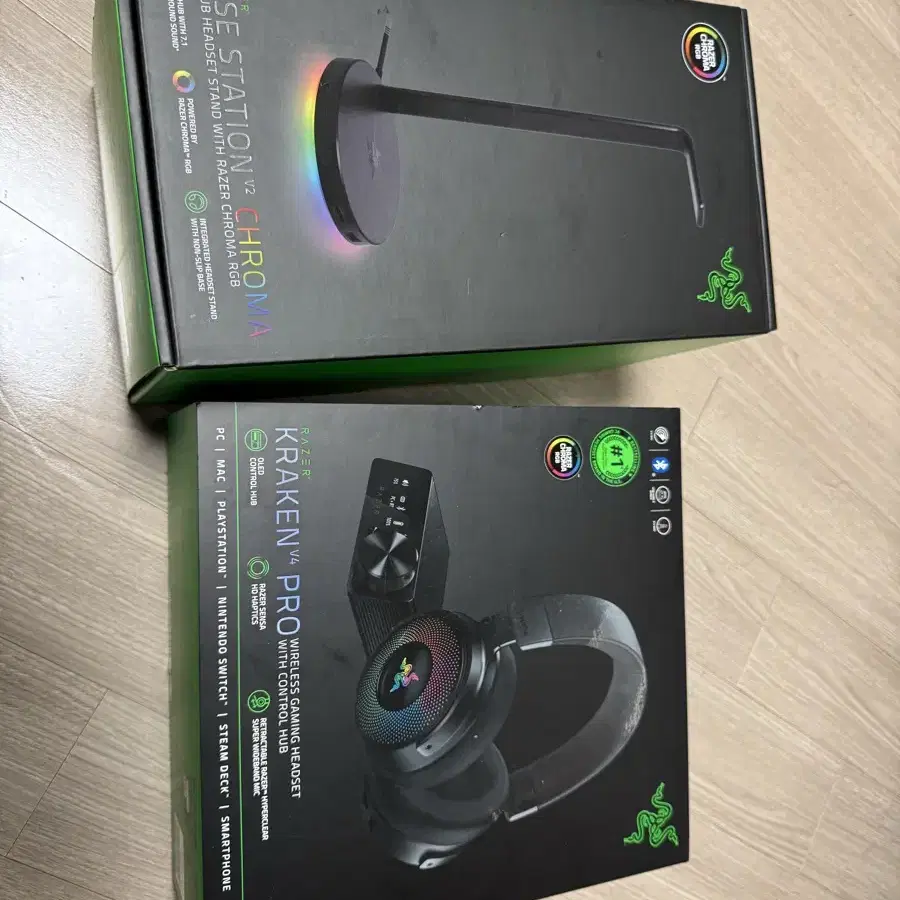 레이저 크라켄 v4 pro+거치대