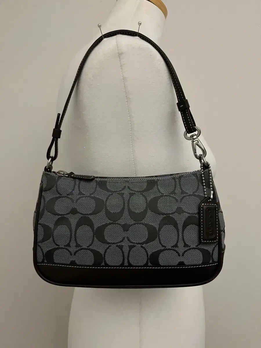 COACH basic straight shoulder bag