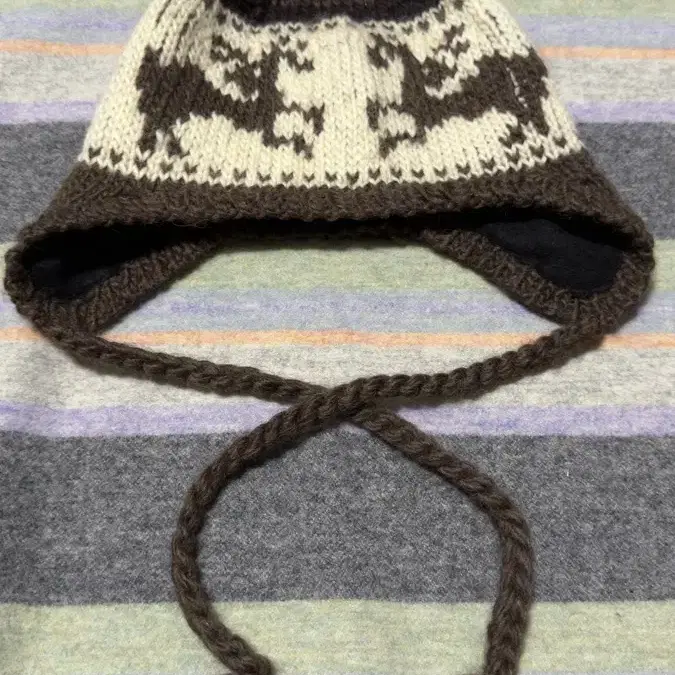 vintage cowichan Earflapcap